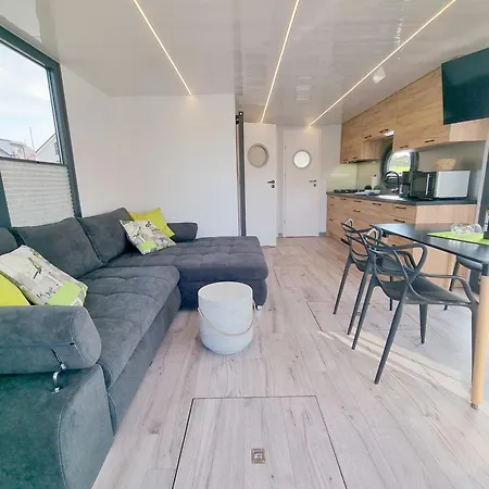 Holiday home Hausboot Emsblick Walchum