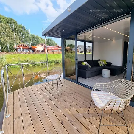 Holiday home Hausboot Emsblick *